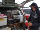 Au petit matin, Martin tente d'infuser un bon café avec l…
