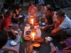 Souper de groupe à la chandelle. C'est génial! On …