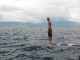 Un plongeon juste devant notre auberge! La baignade est bonne et…
