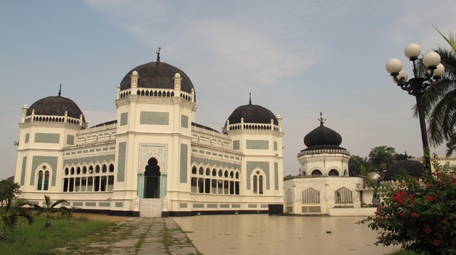 La jolie mosquée à côté de notre aube…