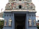 Notre logis se situe dans le quartier indien.