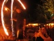 Le feu passe très très proche de nos têtes.